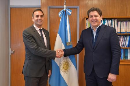 90324f2405bddf8ec1514ff3da68e2b7_M