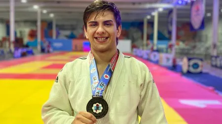 1d86672619109e3f2eb12a83833f51d8_M