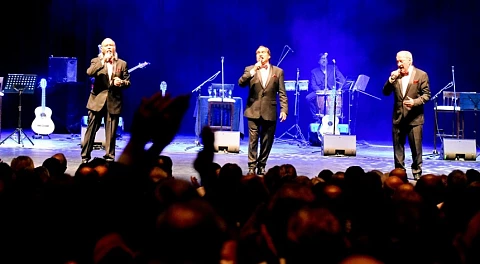 90b2c35d5db7fa5dbab6bdd0811e4aa2_XL