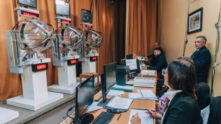 c1f022b043bff39797a22964e32eaabc_M