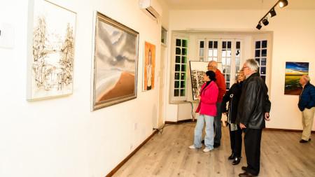 7f950df252c9216ce7c2fcd71a09e2b4_M