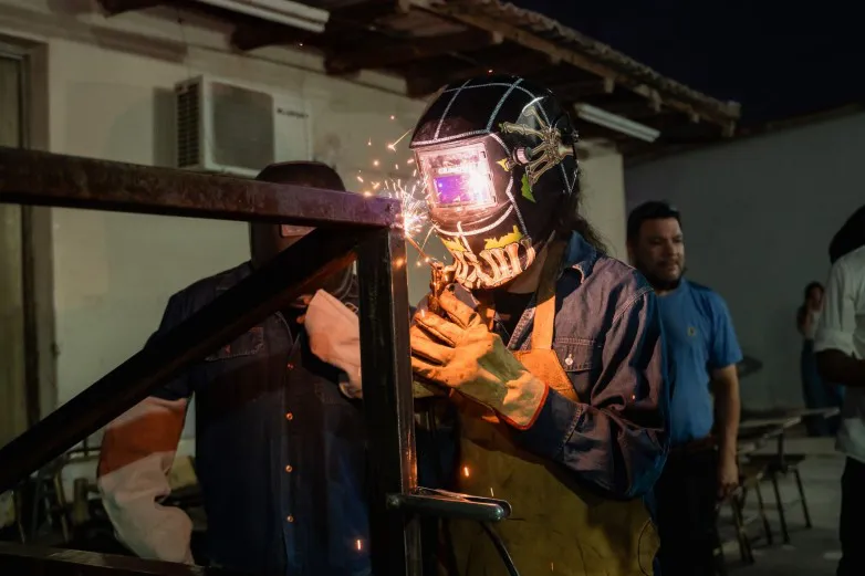 1df69219353873eb65aece72c474804a_L