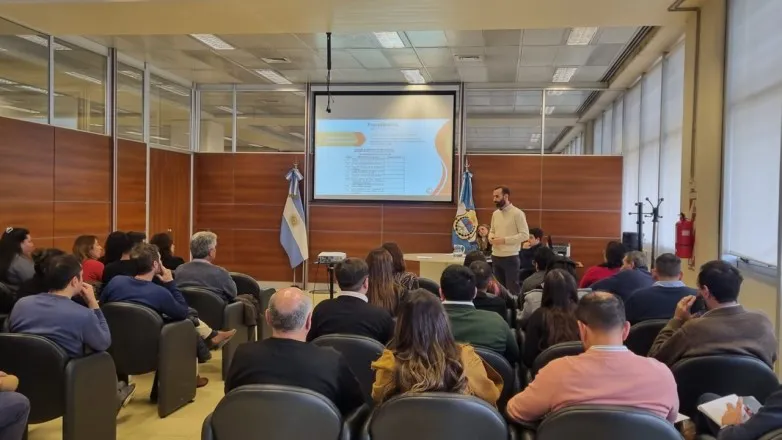 fd71de96a2b3bc9be2fb75aab5be82a3_L