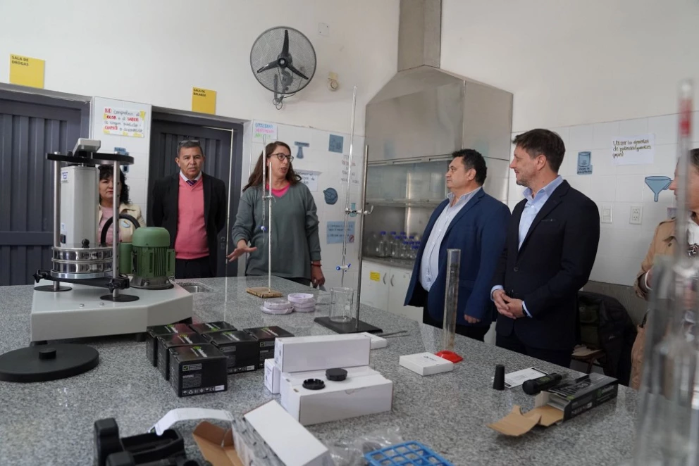 abef6033424300728959f20a0274cdff_XL