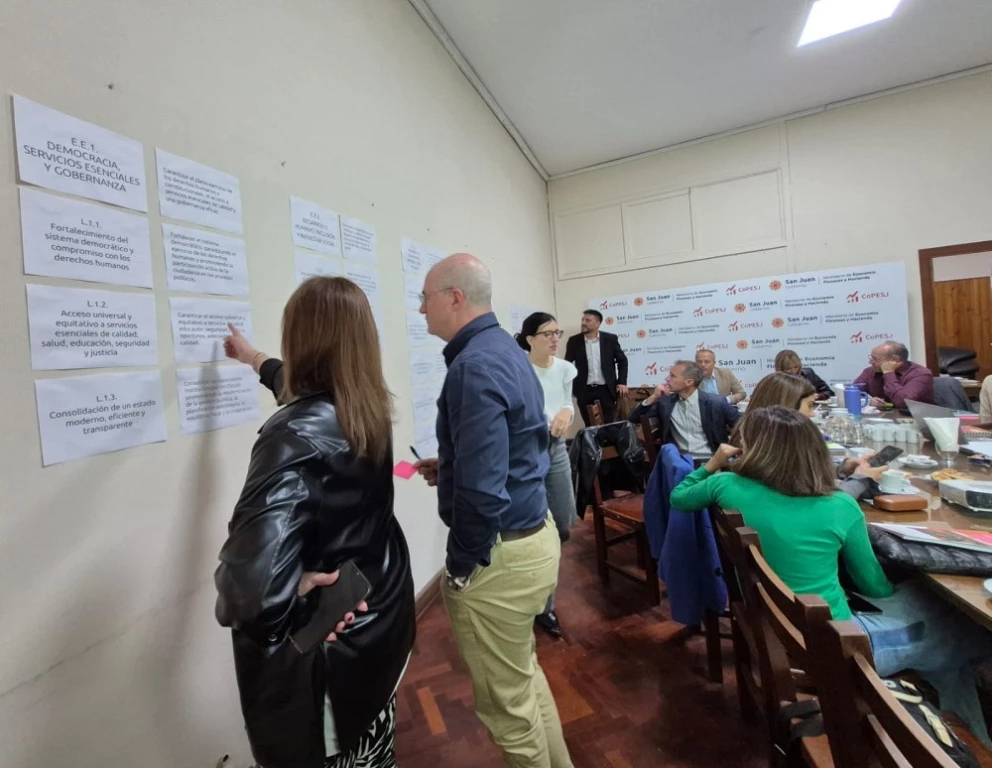 adf91e2fc8ec6b45ae4c4bff0b20dbed_XL