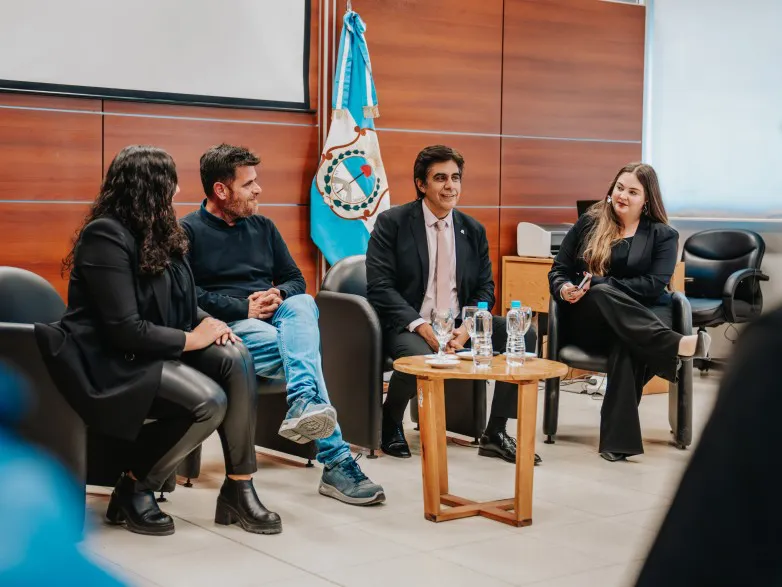 d1ec8db02b18b6b58c59cf22b7d13630_L