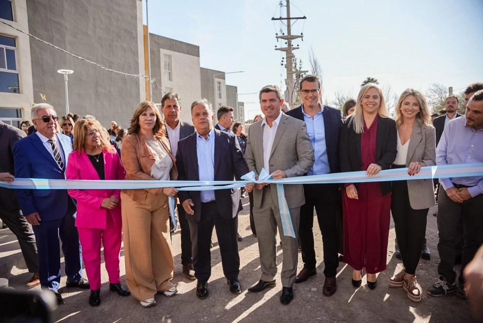 29855249e10fcc0497e0e52b1d74951d_XL