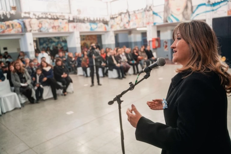 863cec1f72e5f1b97a87c5b9f8112618_L