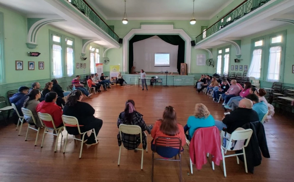 63cf66f3429f9a20bb23ab093986b47e_XL