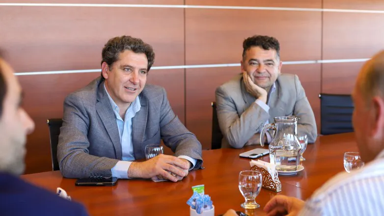 27130ca0b699544dccd048ff5379c852_L