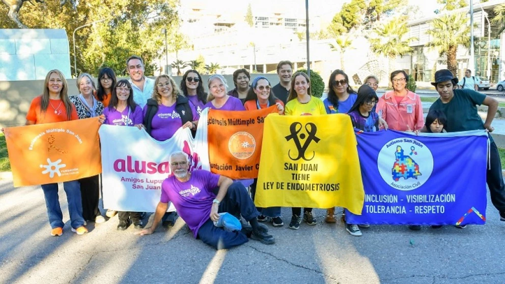 ee0326910cabf77087459321c94b9997_XL