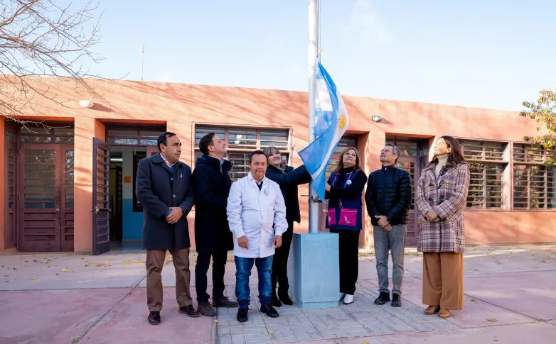 435c8af6b5ca62334184b92e3e278581_L