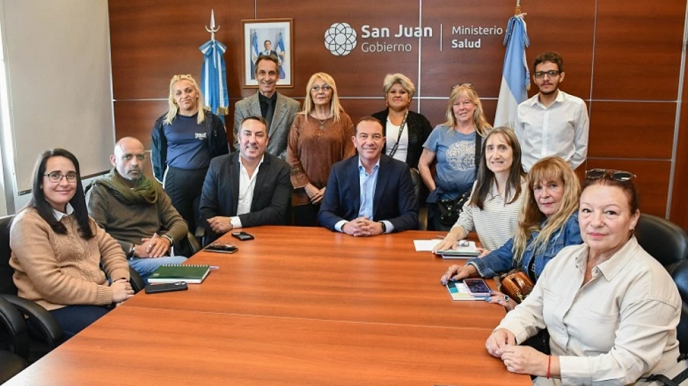 06ab5a7c4a39cb8d33f12d52da865fde_XL