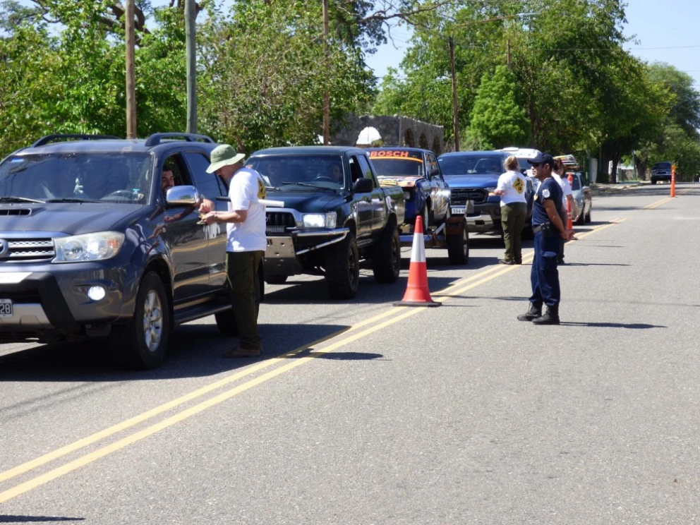 6d444e733206b3fd44a1aadbfeb4a6c1_XL